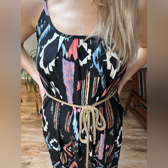 Pattern Dress - Picture 2 of 3